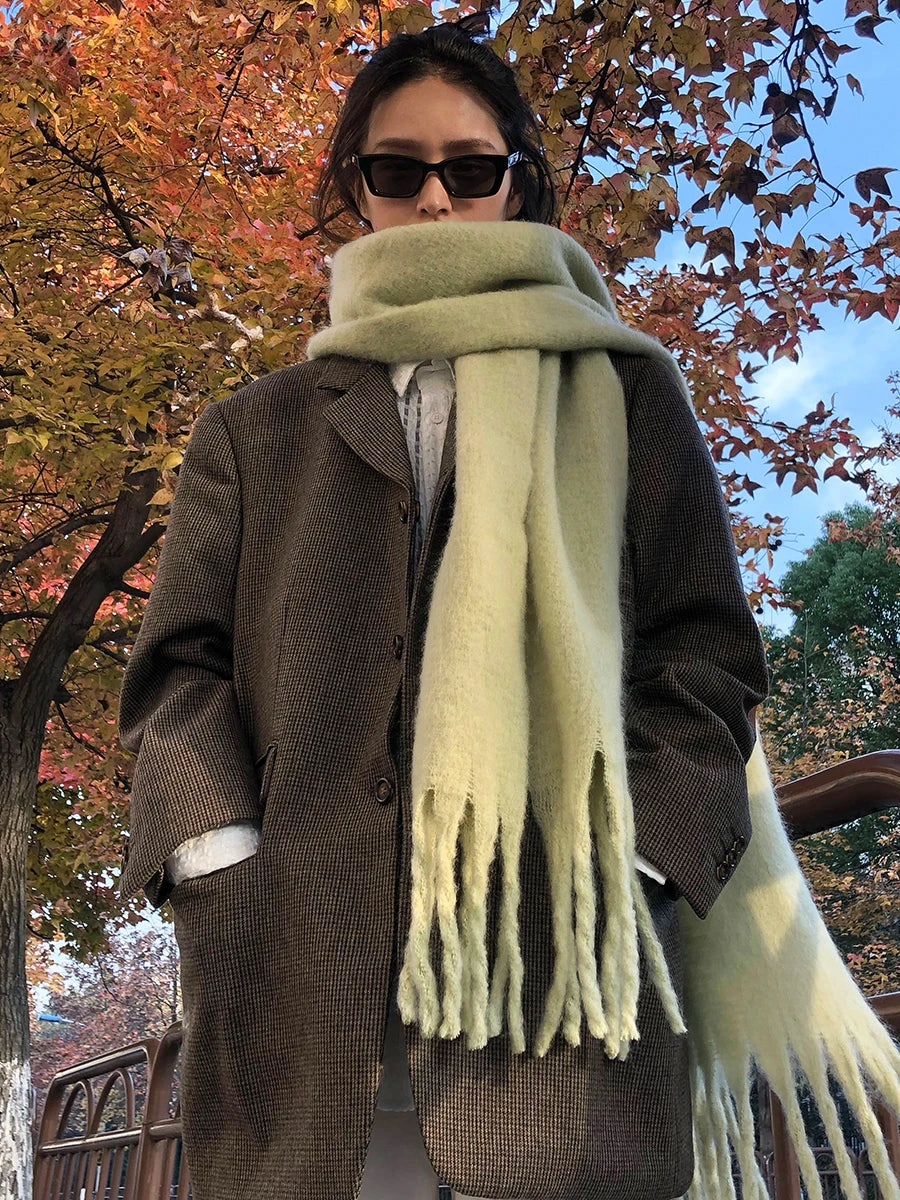 Eleganter dicker Wollschal mit stilvollen Fransen für Damen