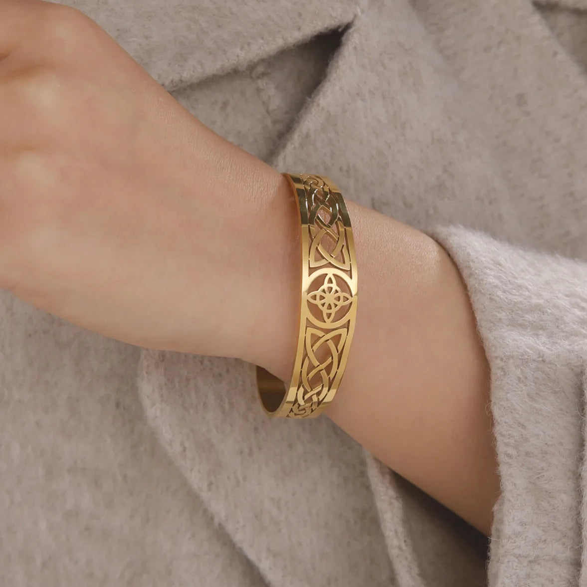 Titanium Stahl Hohle Keltische Knoten Armband für Damen