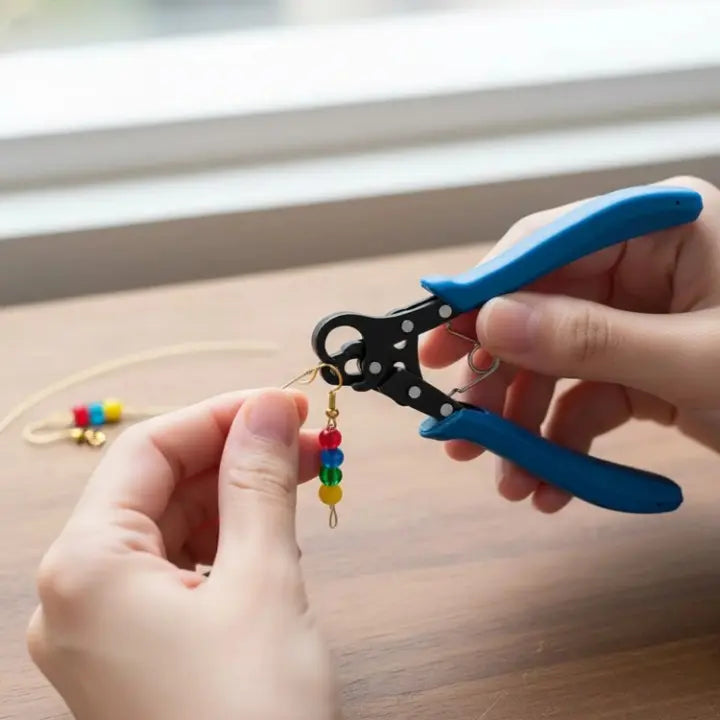Schmuckzange für gleichmäßige Drahtschlaufen product image 1