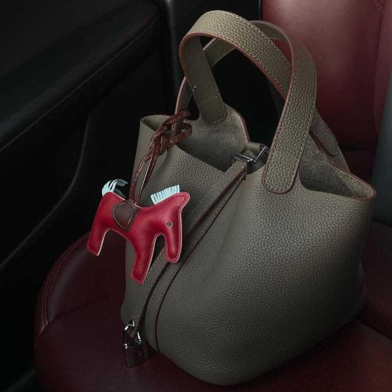 Constance | Tasche Eimer