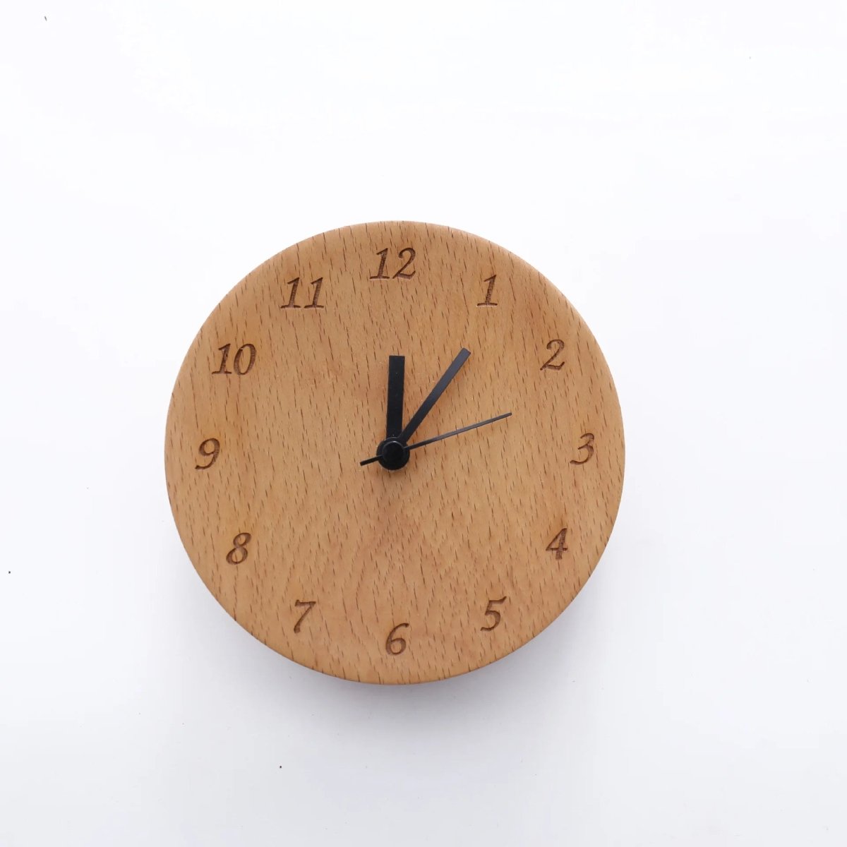 Wecker aus Buchenholz – Leises Uhrwerk, Minimales Design product image 6