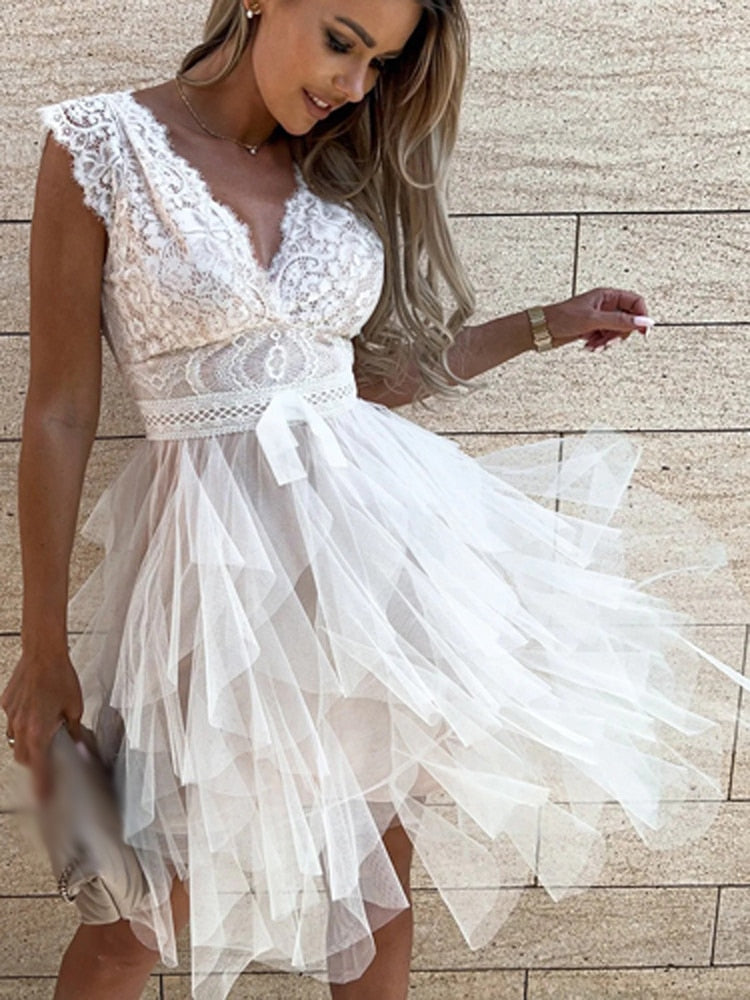 Glamouröses Cocktailkleid mit schickem Charme für Damen