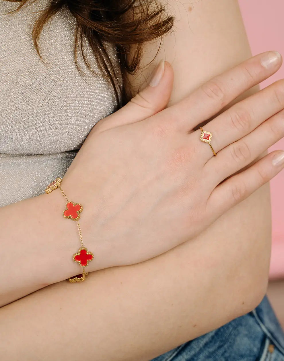 Goldenes Kleeblatt Armband mit glücklichem Charme für Damen