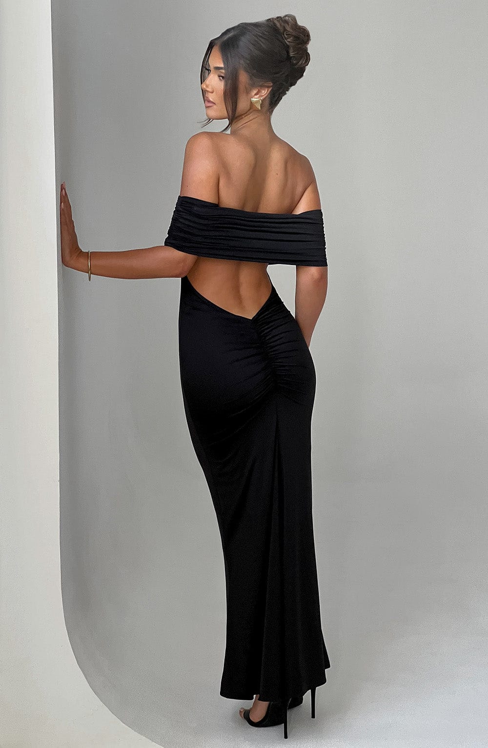 Elegantes rückenfreies Maxikleid mit fließendem Design Für Frauen
