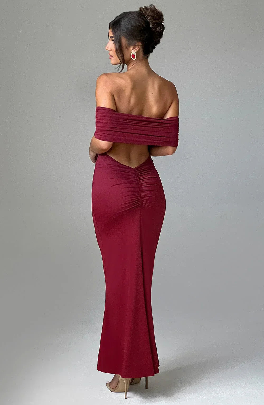 Elegantes rückenfreies Maxikleid mit fließendem Design Für Frauen