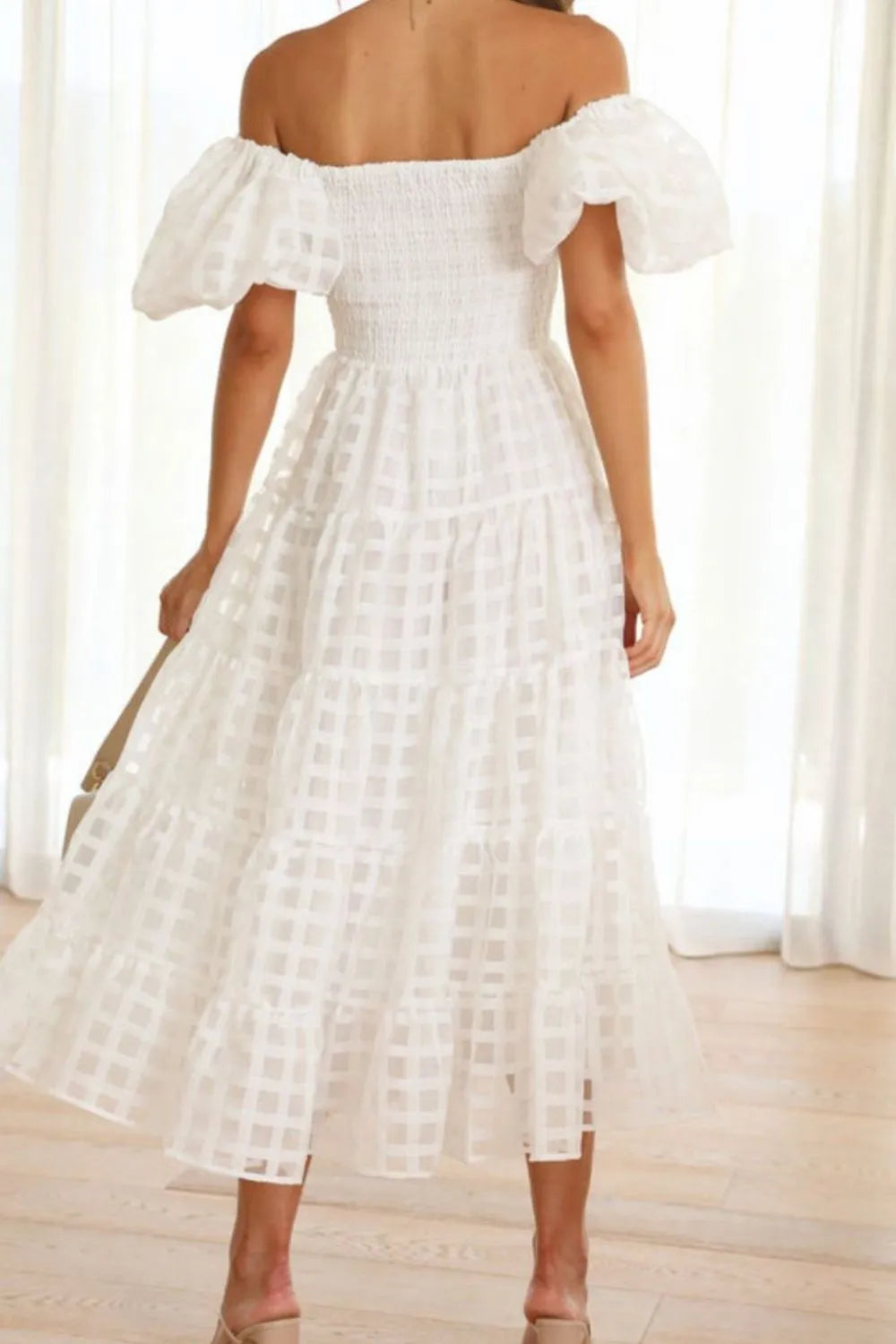 Elsyn | Schulterfreies Midikleid mit Puffärmeln