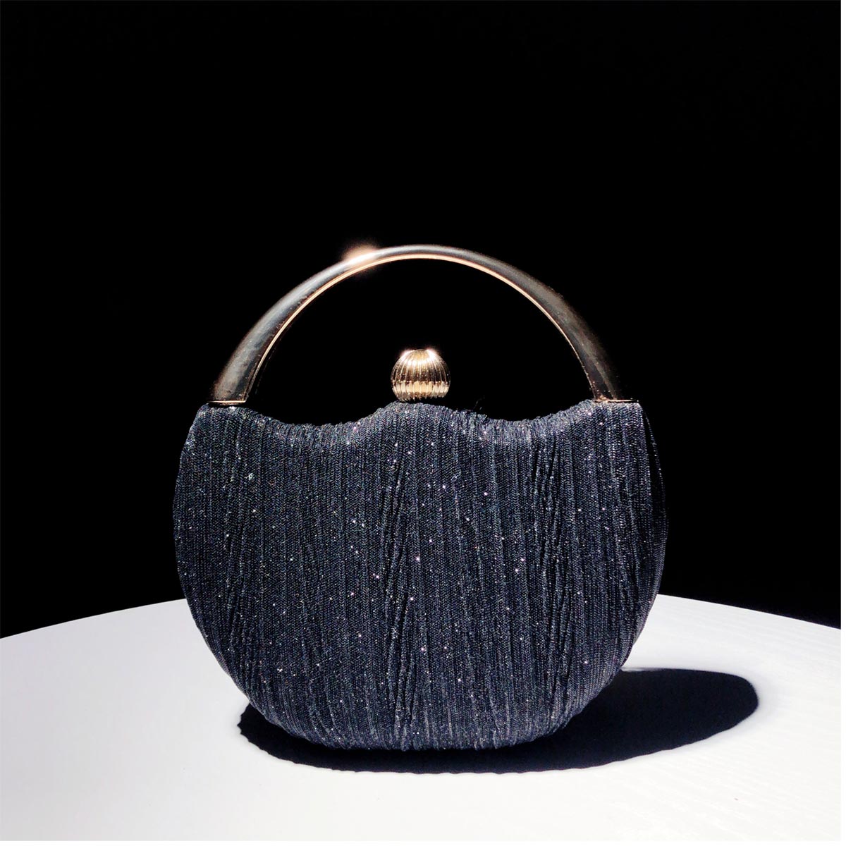 Schicke Texturierte Clutch mit Metallgriff Detail Für Damen