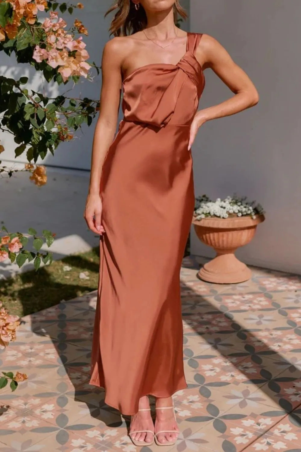 Felyra | Ärmelloses One-Shoulder-Maxikleid