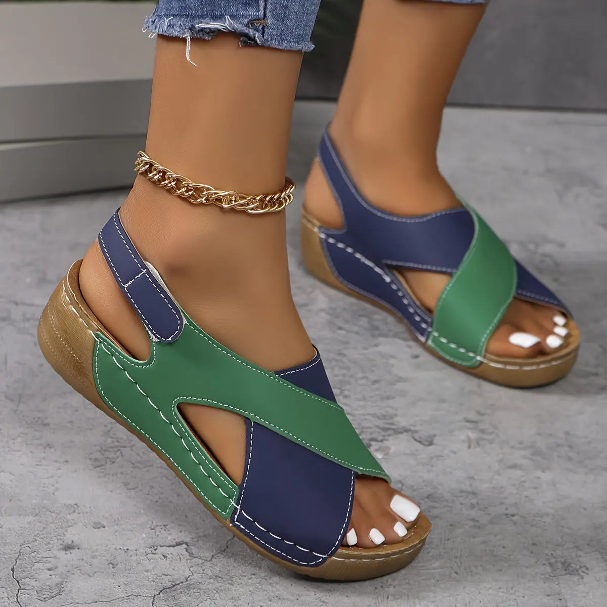 Bunte Sommersandalen für Frauen