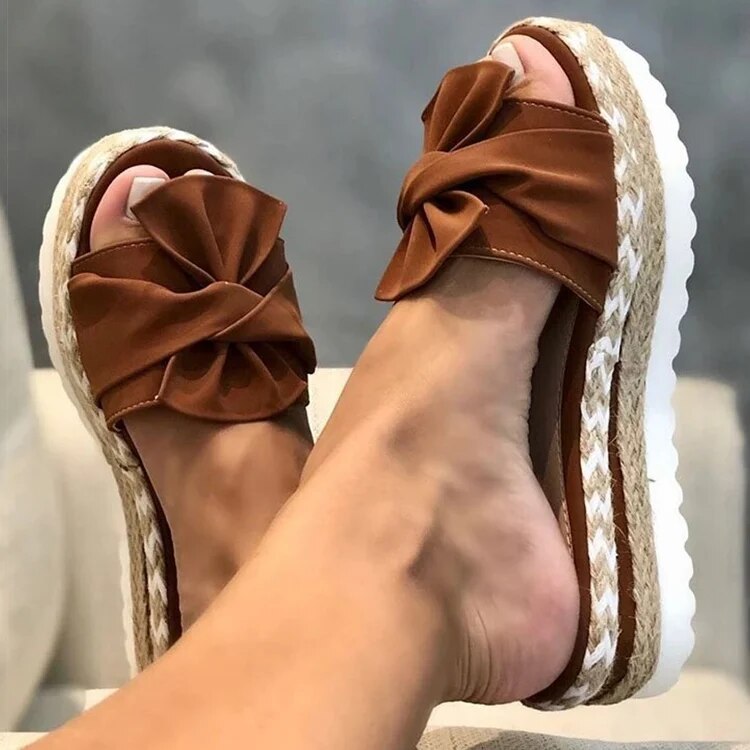 Breena | Handgefertigte Orthopädische Sandalen