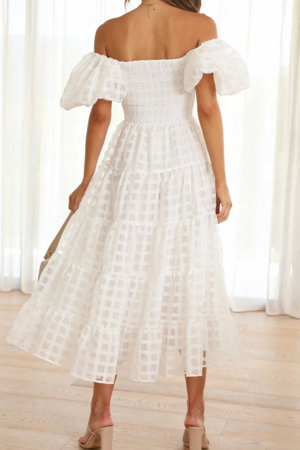 Elsyn | Schulterfreies Midikleid mit Puffärmeln