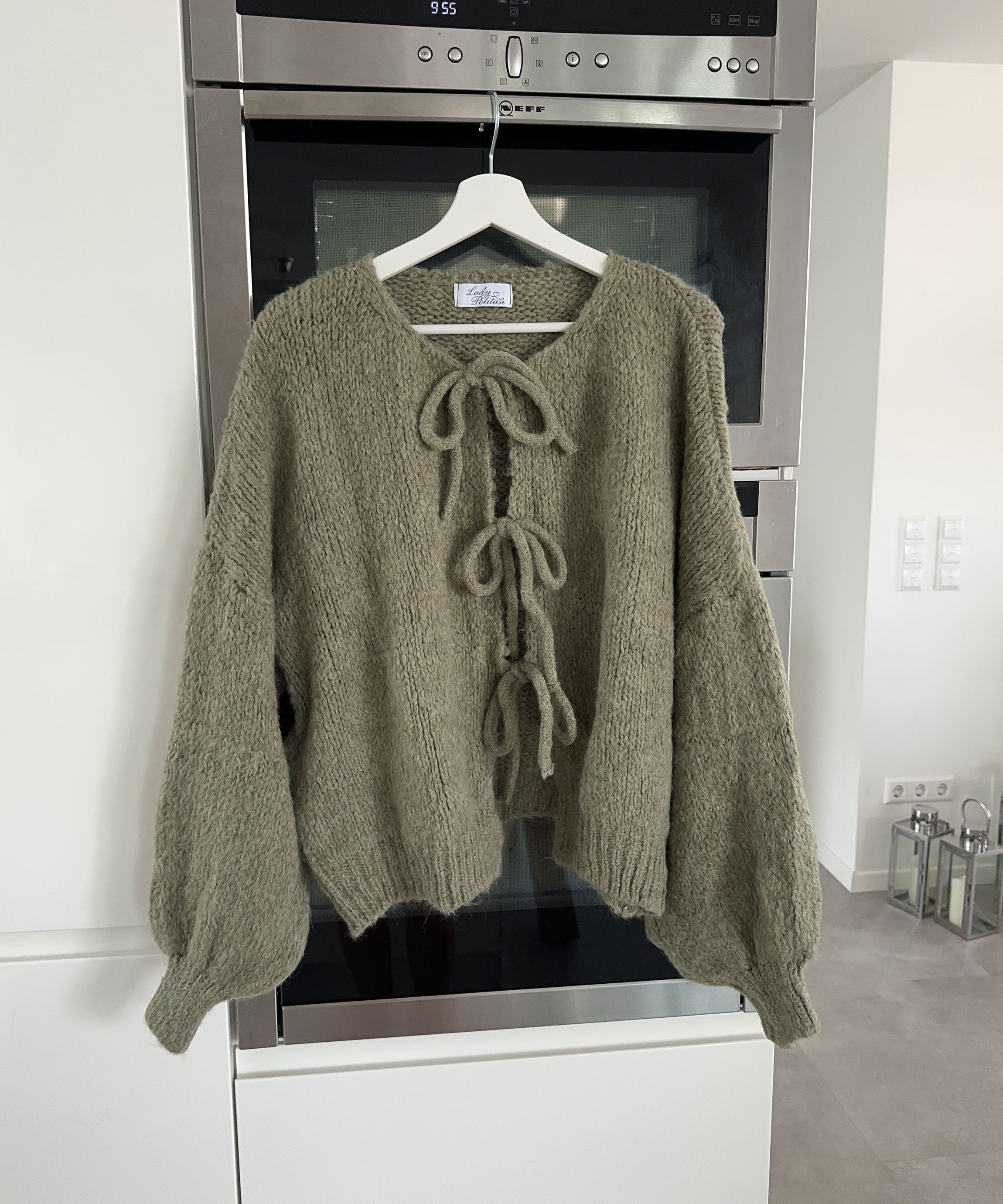 Schleife Fia Khaki mit natürlicher Eleganz für Frauen