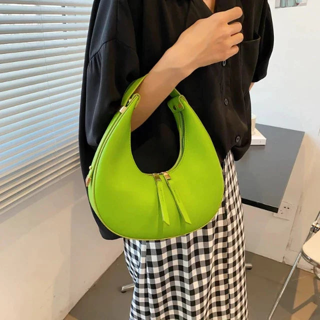 Half Moon Tote Bag mit stilvollem Design für Damen
