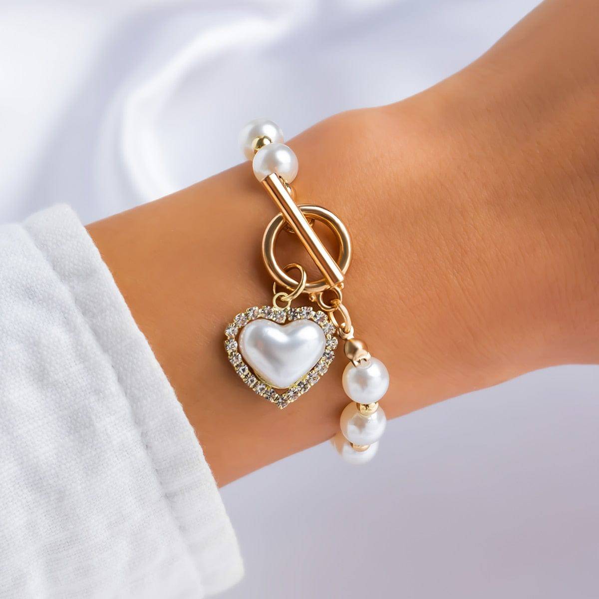 Elegantes Süßwasserperlen Armband mit Goldakzenten für Damen
