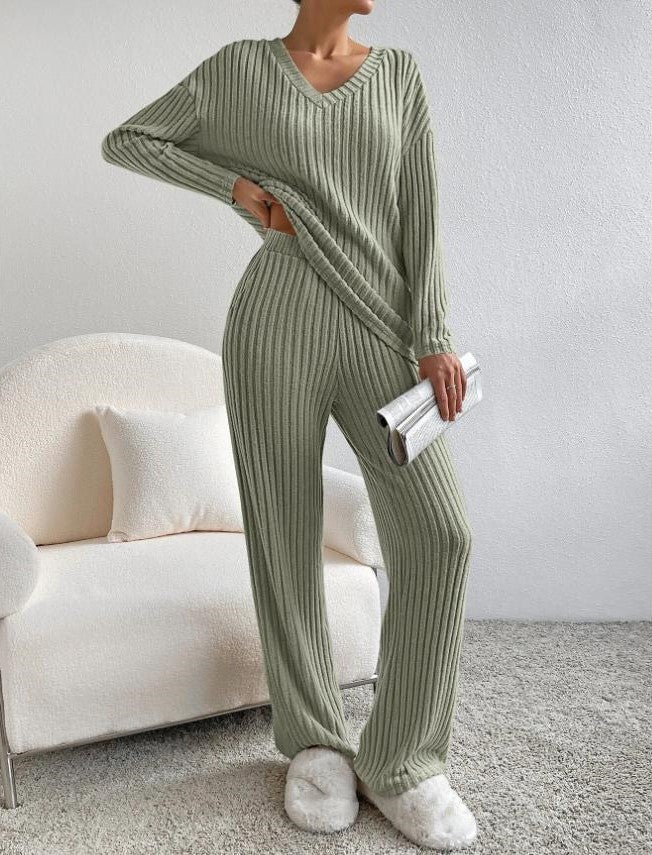 Gemütliches Strickset Mit Hose Und Pullover Für Winterkomfort Für Frauen