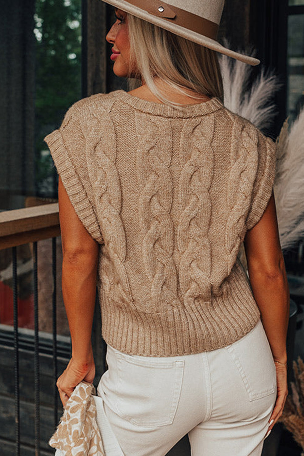 Stilvoller Zopfmuster-Pullover mit Kapuzenärmeln für Frauen