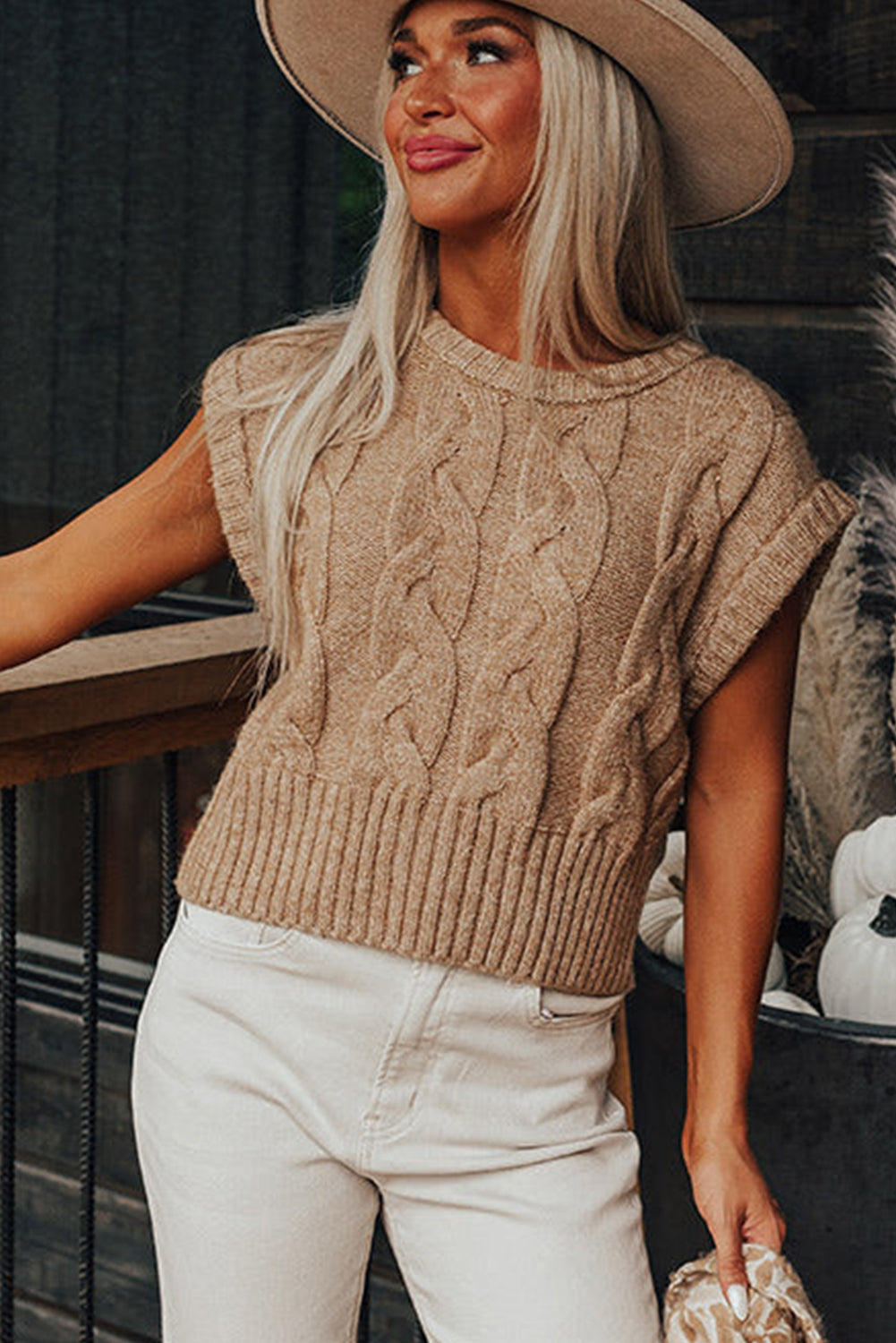 Stilvoller Zopfmuster-Pullover mit Kapuzenärmeln für Frauen