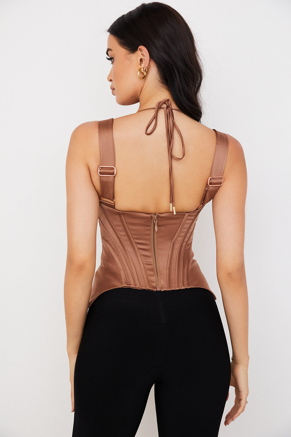 Toffeefarbenes Satin Peplum Korsett mit skulpturaler Eleganz für Frauen