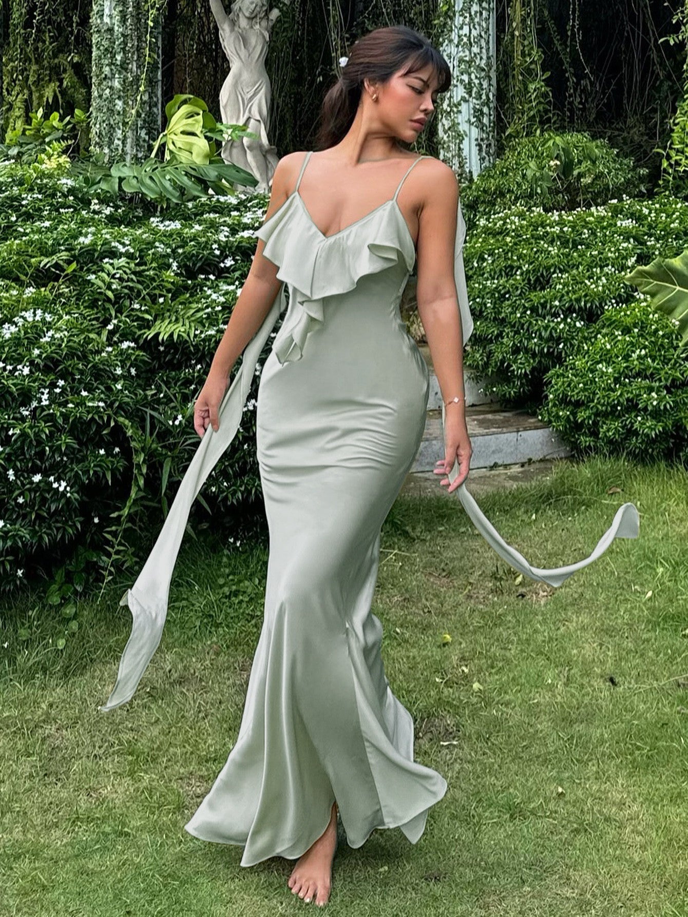 Emelith | Satiniertes Maxikleid mit Volants