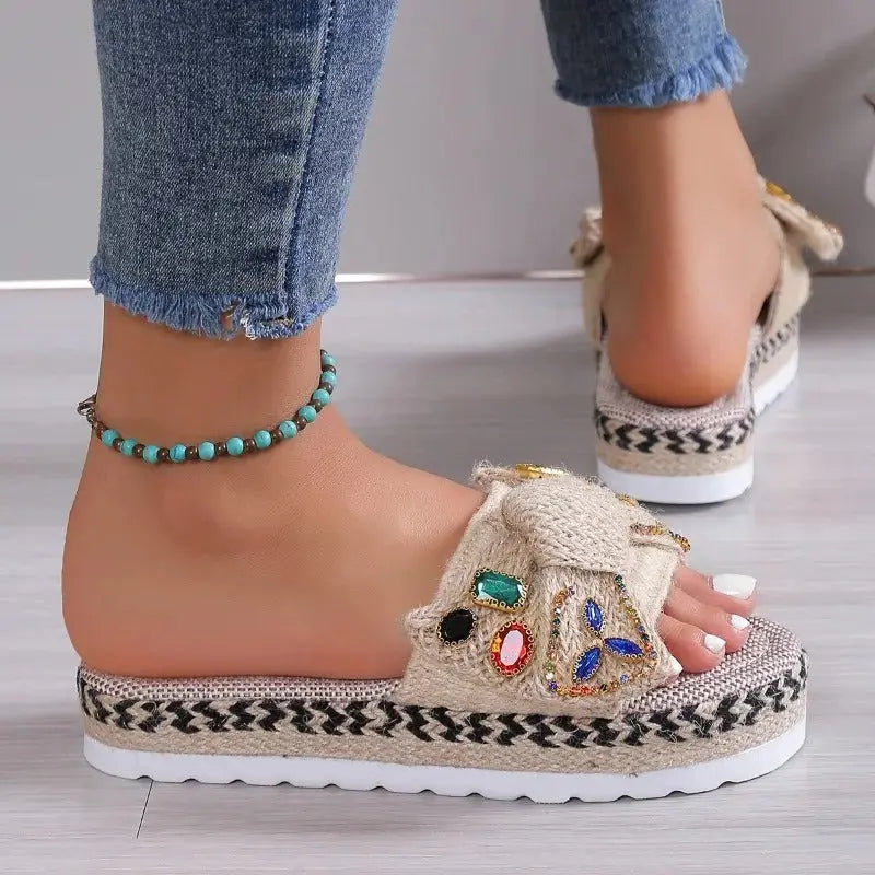 Plateausandalen mit Steinen für Frauen