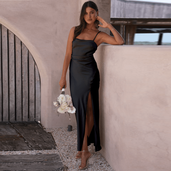 Kleid mit Spaghettiträgern und Beinschlitz für Frauen