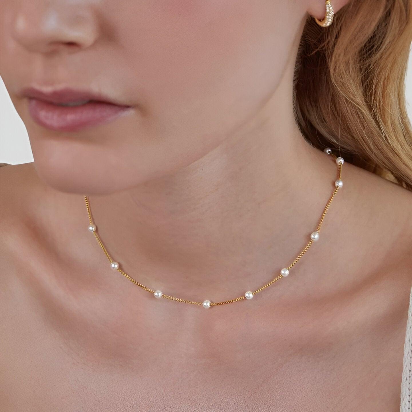 Elegante goldene Perlenkette mit edlem Charme für Damen