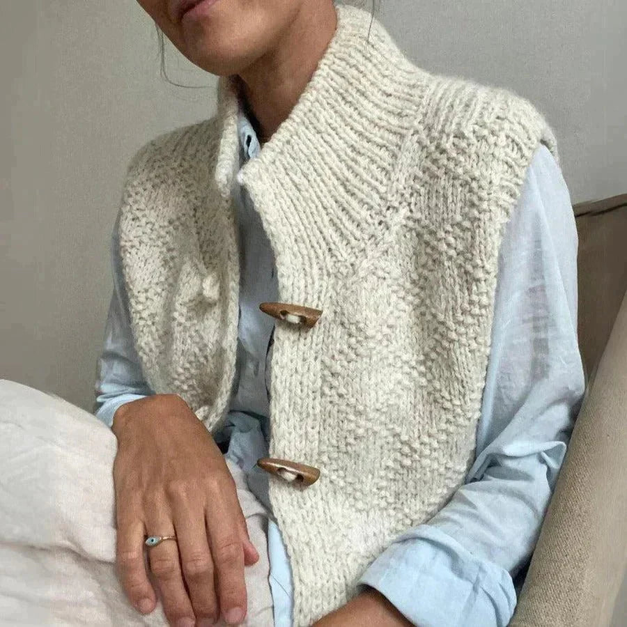 Imelda | Strickjacke aus Wolle mit hohem Kragen