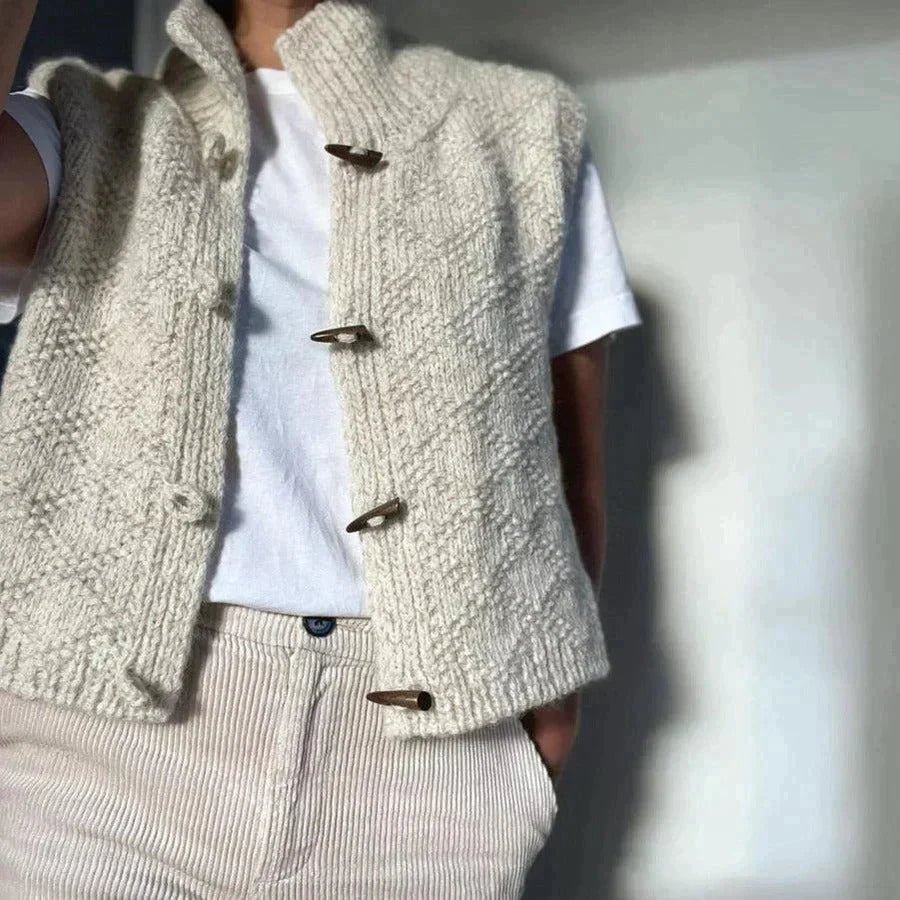 Imelda | Strickjacke aus Wolle mit hohem Kragen