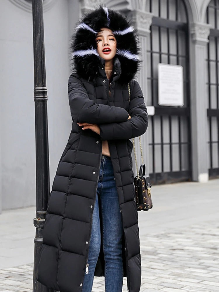 Rosel | Stilvolle warme Damen Daunenjacke mit Fellkapuze
