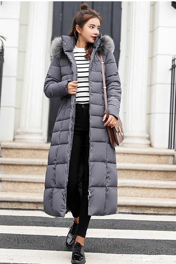 Rosel | Stilvolle warme Damen Daunenjacke mit Fellkapuze