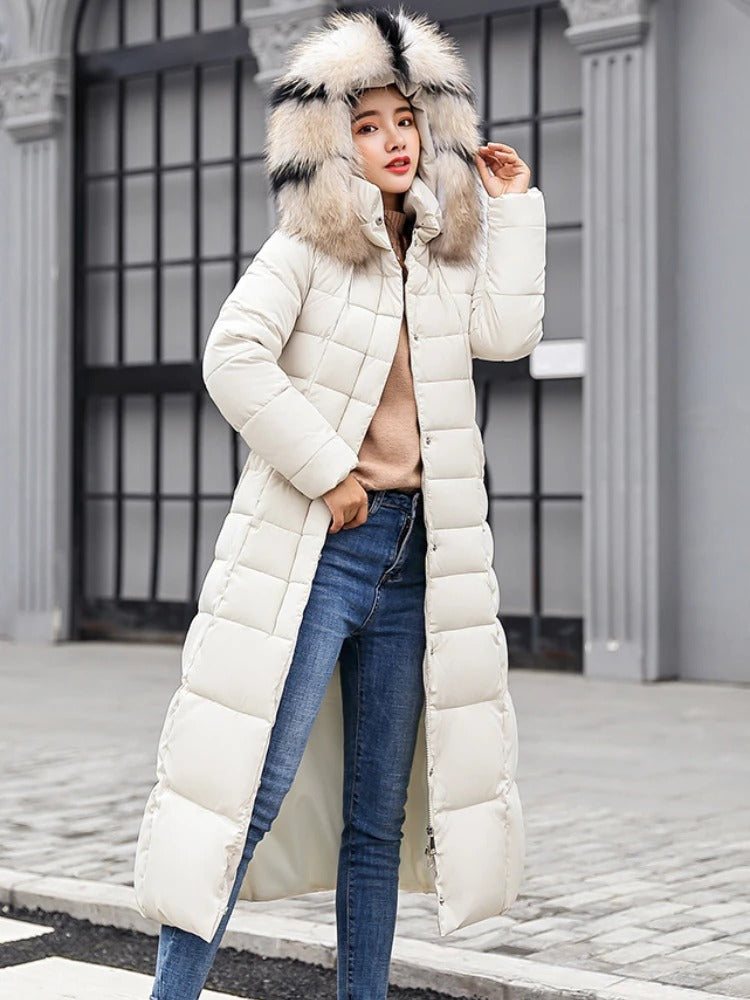 Rosel | Stilvolle warme Damen Daunenjacke mit Fellkapuze