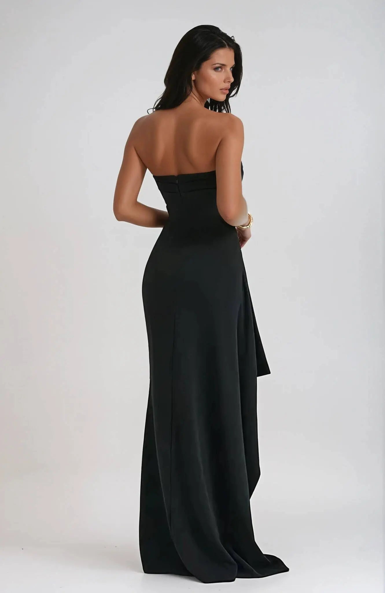 Strahlenkleid mit Schlitz und eleganter Silhouette für Frauen